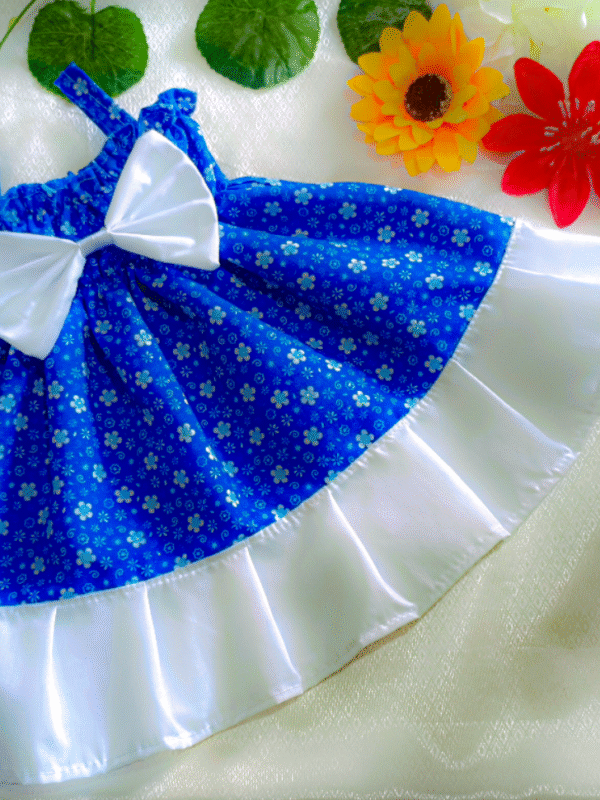 Vestido Azul para Bebé que Inspira Frescura y Tranquilidad