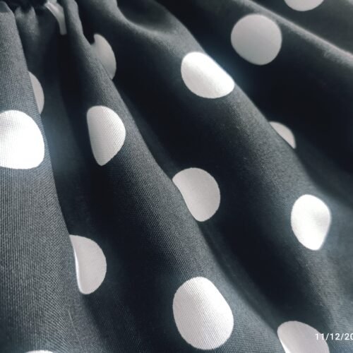 Vestido Negro Elegante para Bebé con un Toque de Distinción