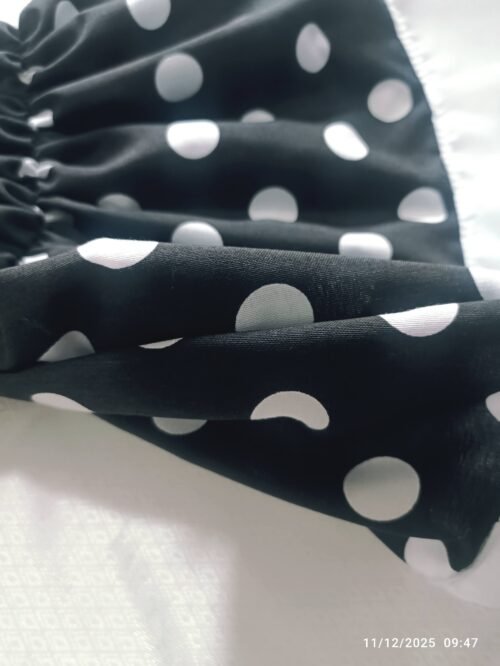 Vestido Negro Elegante para Bebé con un Toque de Distinción