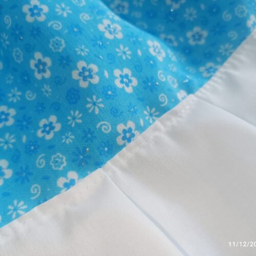 Vestido Celeste Floreado que Transmite Frescura y Mucha Dulzura