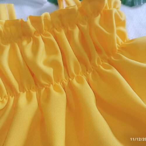 Dulce Vestido Amarillo que Llena de Alegría a la Pequeña