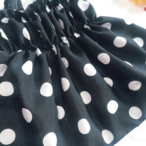 Vestido Negro Elegante para Bebé con un Toque de Distinción