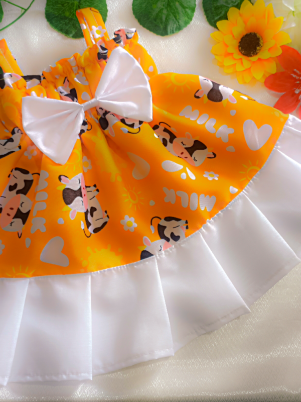 Vestido de Vaquitas que Transmite Frescura